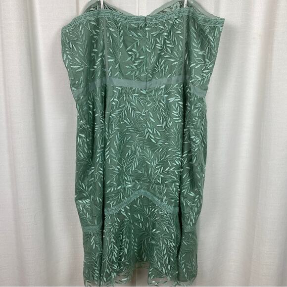 City Chic Seafoam Green Vine Embroidered Dress Sz.XXL(24) NWT - Picture 11 of 15